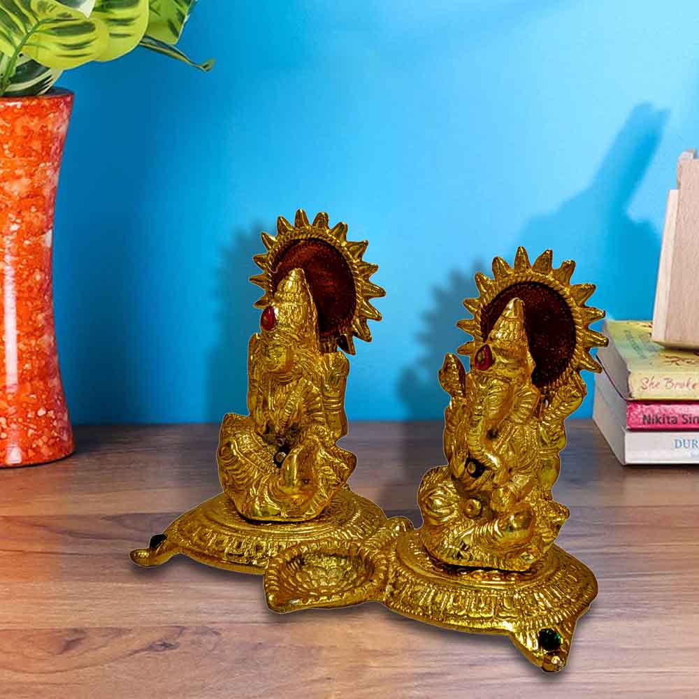 Lakshmi Ganesha Showpiece With Deepak